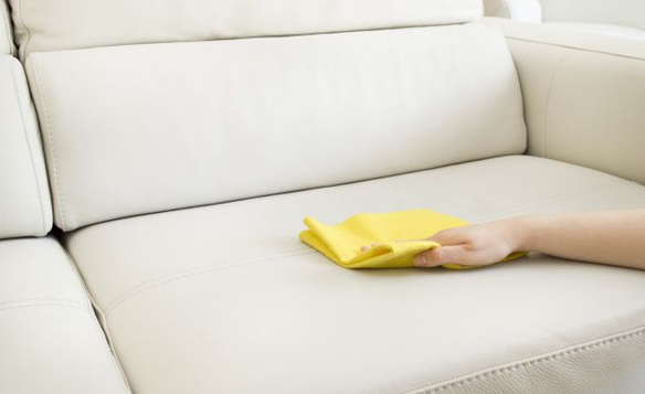 Cómo limpiar un sofá tapizado en tela?
